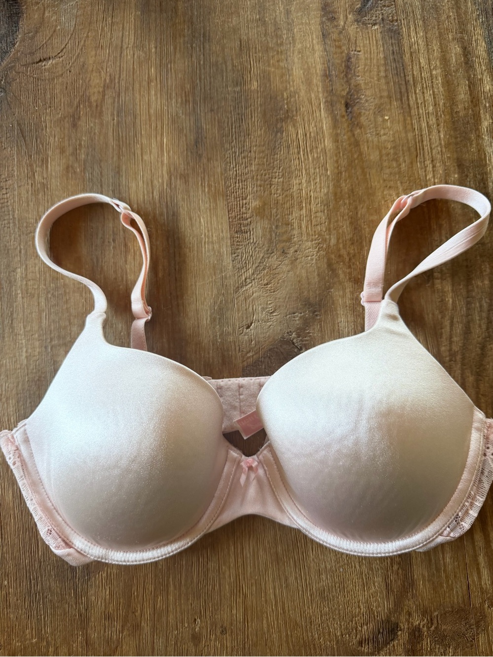 Victoria's Secret Light Pink T-Shirt Bra